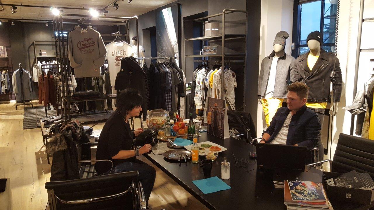 Unterwegs für unsere Kunden Ihre Jeans Experten